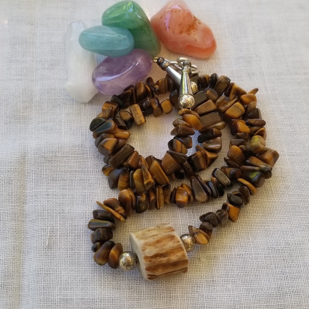 Tiger eye antler beaded necklace
